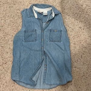 Sleeveless denim button up